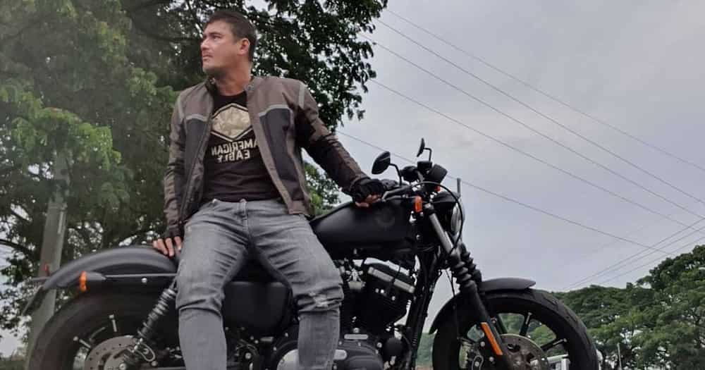 John Estrada, Kapamilya na muli; magiging isa sa mga bagong cast ng “Ang Probinsyano” John Estrada, Kapamilya na muli; magiging isa sa mga bagong cast ng “Ang Probinsyano”