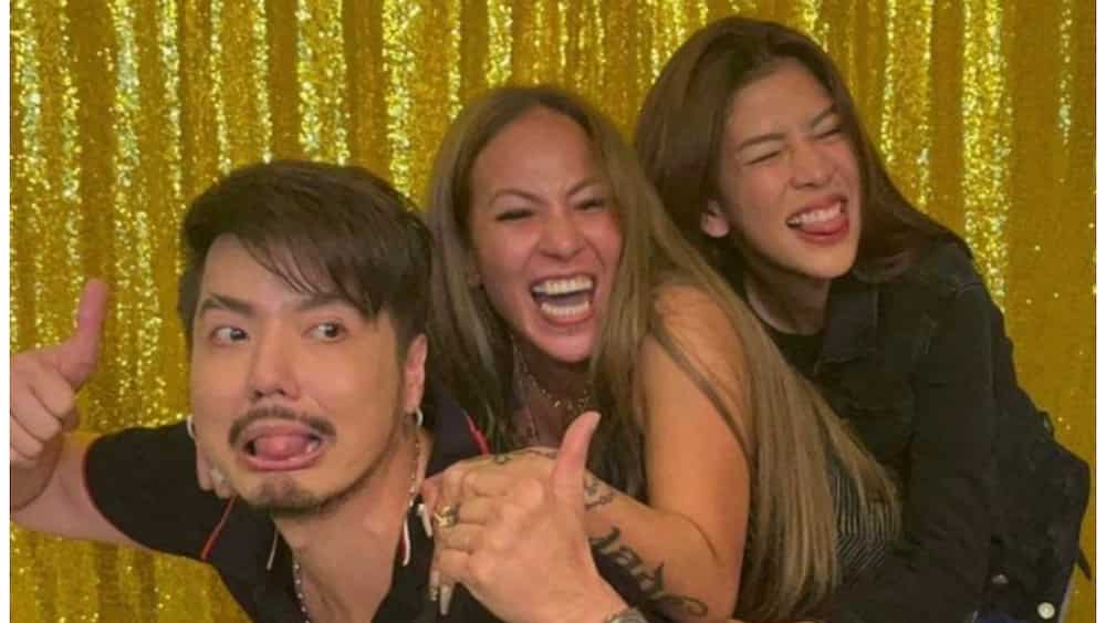 Madam Inutz, makulit na video ang reaksyon sa umano'y 'rebelasyon' ni Wilbert Tolentino Madam Inutz, makulit na video ang reaksyon sa umano'y 'rebelasyon' ni Wilbert Tolentino