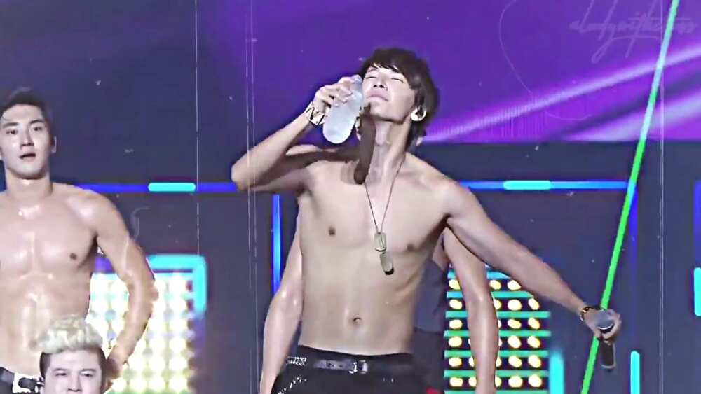 donghae abs