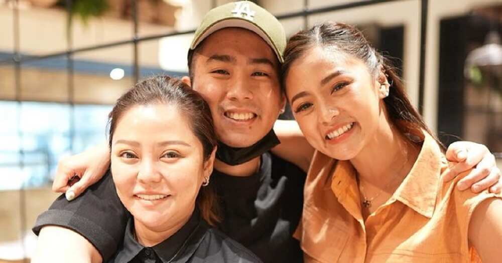 Kim Chiu, dinalaw sa b-day niya ng pilotong kapatid after 8 years apart