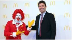 CEO ng McDonald's, tinanggal dahil sa pakikipagrelasyon sa isang empleyado