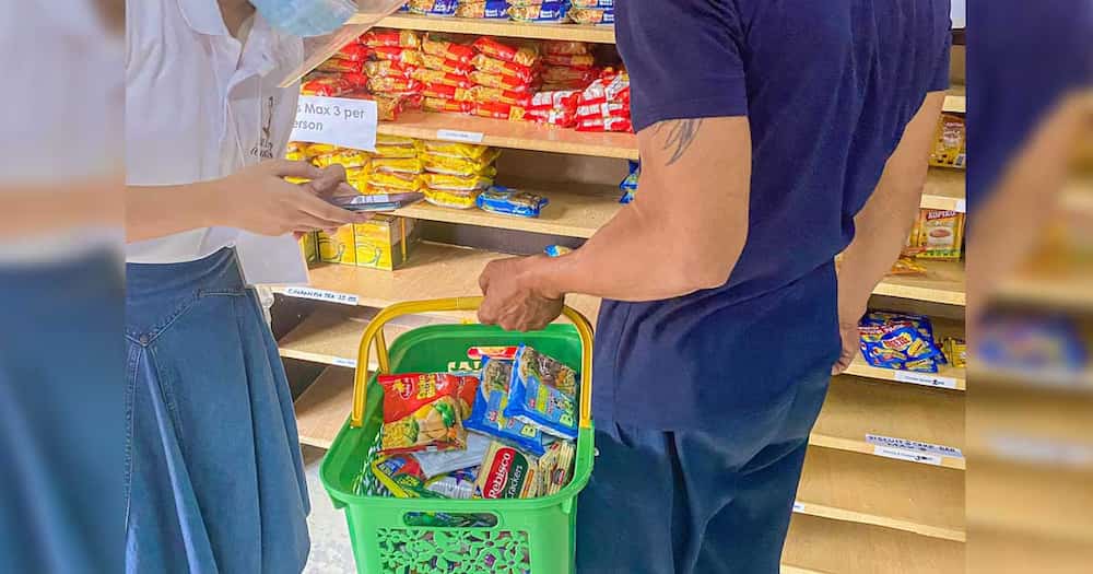 Netizens see hope amid pandemic after Las Piñas store sells goods "for free" Netizens see hope amid pandemic after Las Piñas store sells goods "for free"