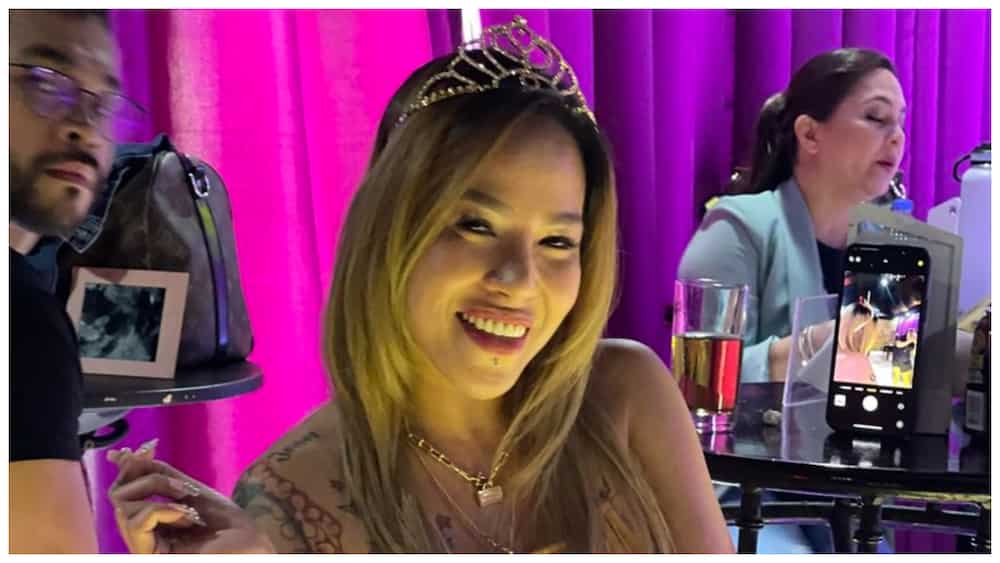 Madam Inutz, ipinasilip ang papatapos na niyang tahanan; "Madam niyo lilipat na" Madam Inutz, ipinasilip ang papatapos na niyang tahanan; "Madam niyo lilipat na"