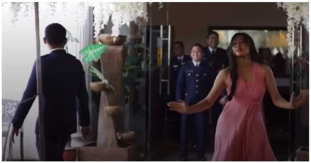 Groomsman na iniwan sa ere ang bridesmaid dahil sa TikTok dance, viral