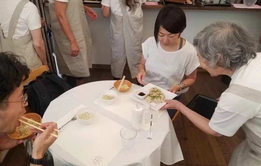 “The Restaurant of Order Mistakes”: Resto hires waiters who are Dementia patients. You never know what you’re getting right when it’s served to you!