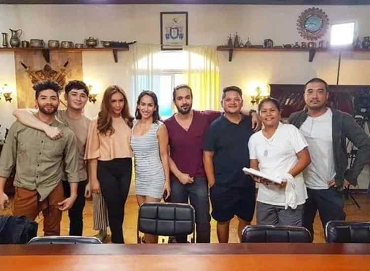 Alleged ghost leg appears in La Luna Sangre cast photo