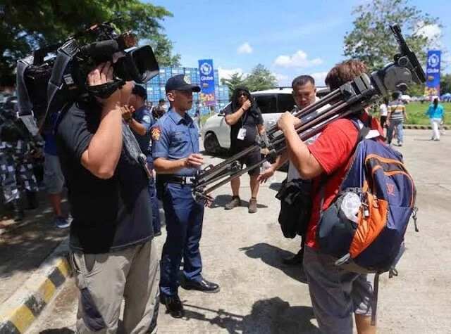Duterte boycotts media; TV coverage not allowed at DU31 thanksgiving party