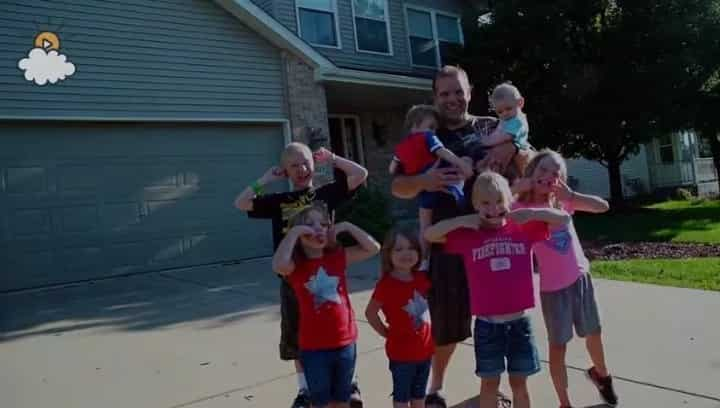 Stranger step in to help this firefighter dad left to raise 7 kids alone – including one with cancer