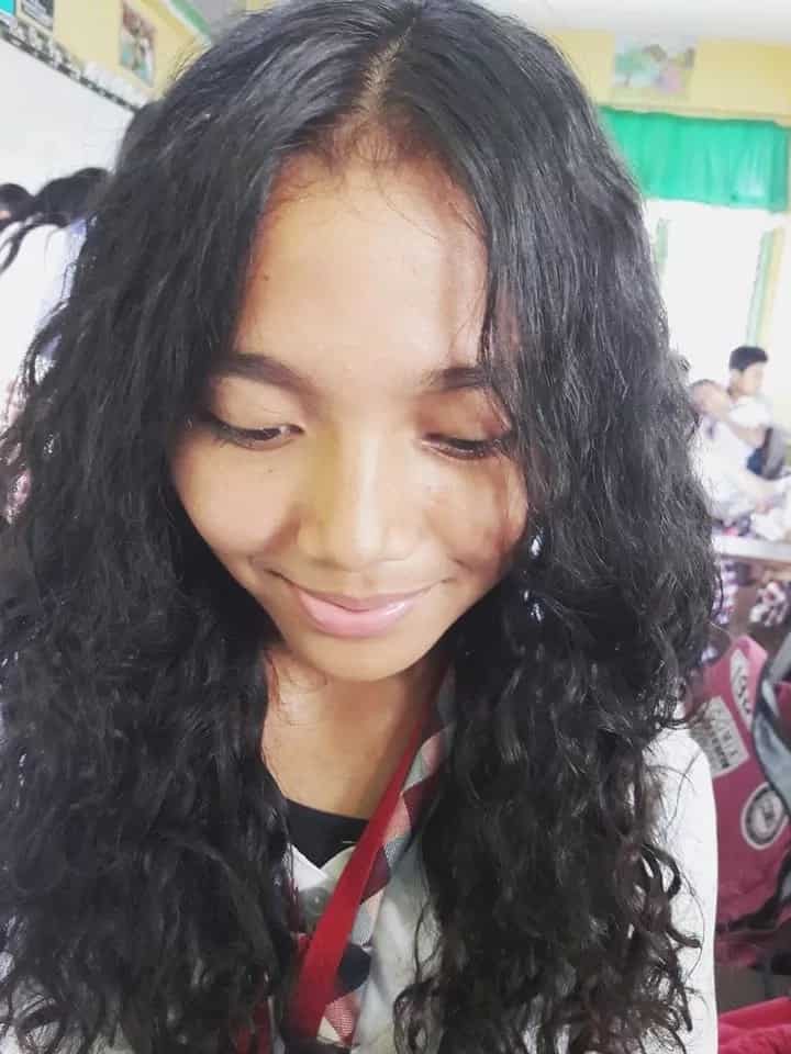 Parang pinagbiyak na bunga! Pinay student from GenSan who looks like Kathryn Bernardo goes viral