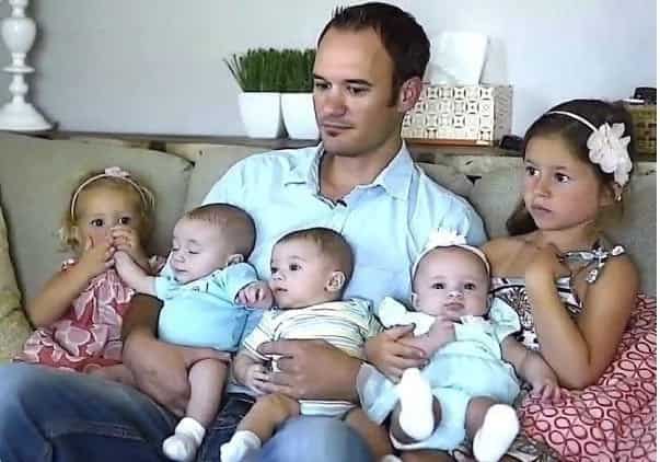 His wife left him with 5 children – when he found her medicine box everything became clear