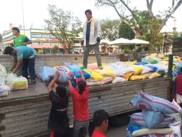 Davaoeños Donate Rice To Starving Farmers In Kidapawan