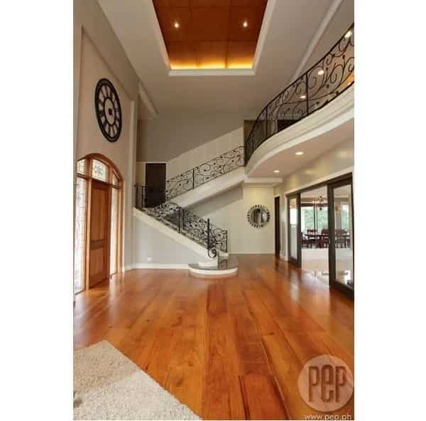 Here are epic photos of John Lloyd Cruz’s house in Antipolo and Ellen’s condo unit in Malate