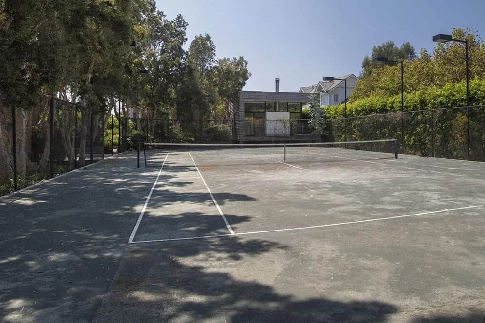 Ellen Degeneres spends $18.6M or P927M on a beachfront mansion near Santa Barbara