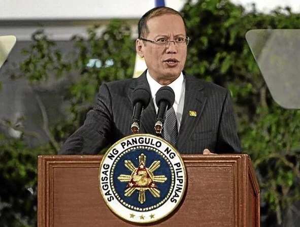 PNoy rejects bill increasing nurses' salary