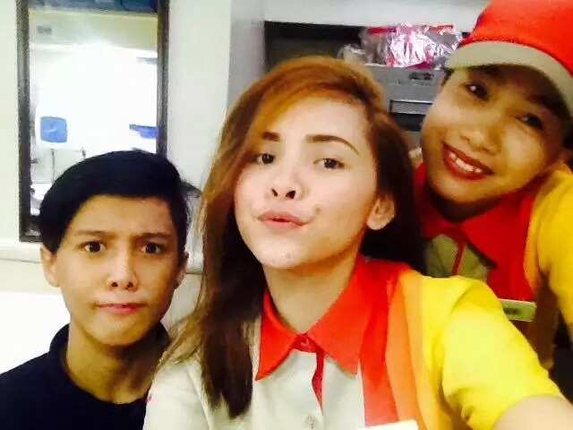 Chloe Grace Moretz agrees Jollibee crew looks like her