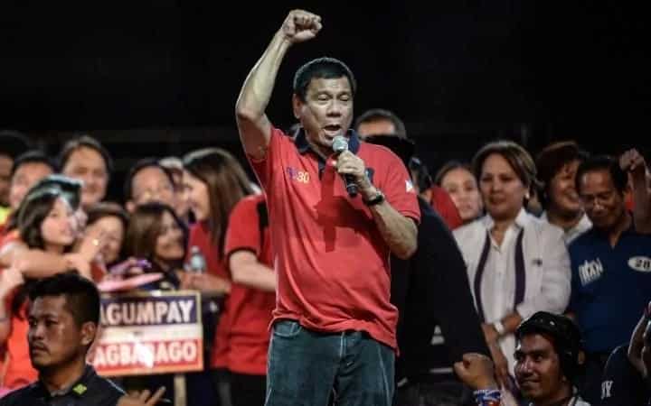 Duterte backs mayor who penalizes with ‘walk of shame’