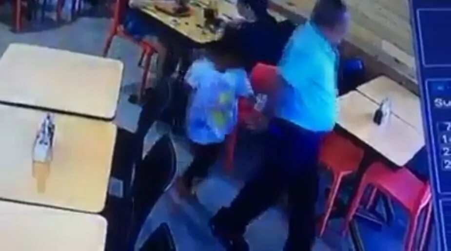 Father uses daughter to hide bag he stole from unsuspecting customer