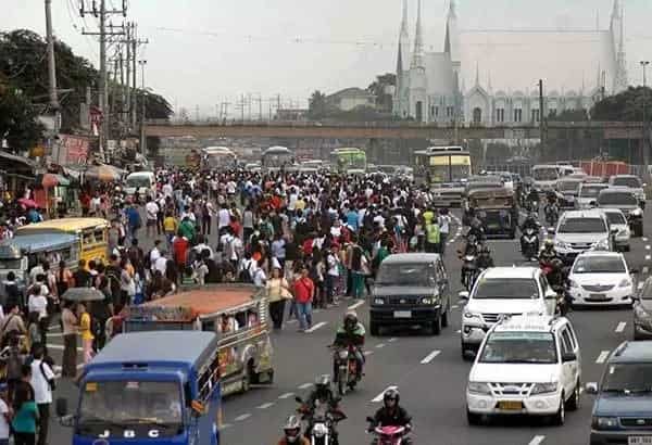 DOTr warns cancellation of franchise for jeepney operators and drivers who will join strike next week
