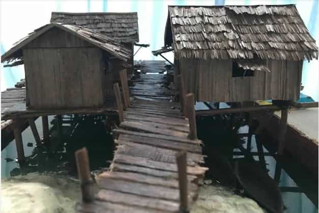Talentado talaga! Architecture student, kamangha-mangha ang mga miniature Badjao houses na para talagang totoo