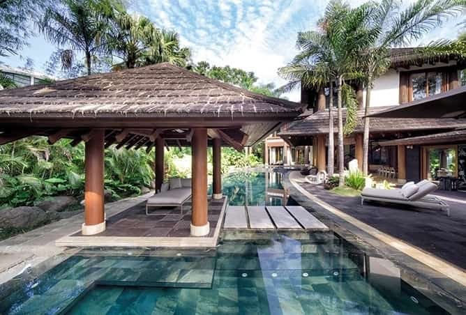 Willie Revillame’s enormous house in Quezon City looks like a luxurious resort