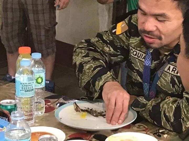 Epic photos of Pacquiao eating tuyo meal with his bare hands while