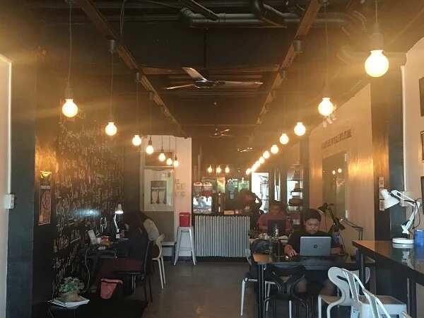 Sugod na mga college students at freelance workers! This co-working space in Maginhawa serves unlimited drinks and other unique services