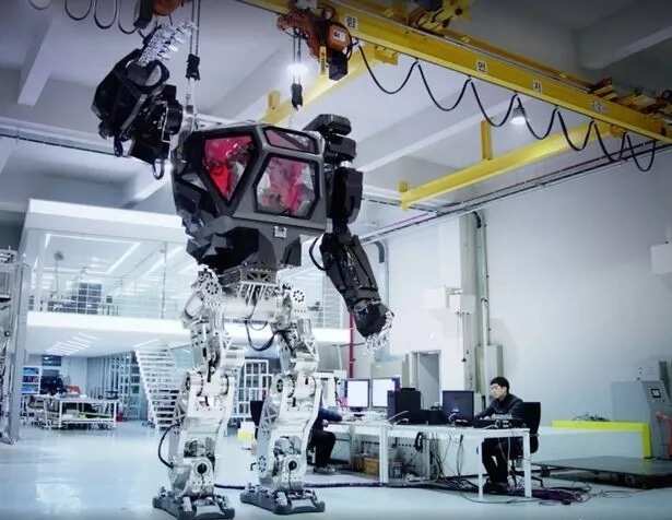 4 Meter Tall Working Robot Built In South Korea Is A Sci Fi Movie Come To Life