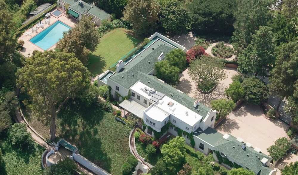 Parang nagpapalit lang ng sapatos! Taylor Swift's $25 Million Beverly Hills Mansion is just one of her many lovely homes