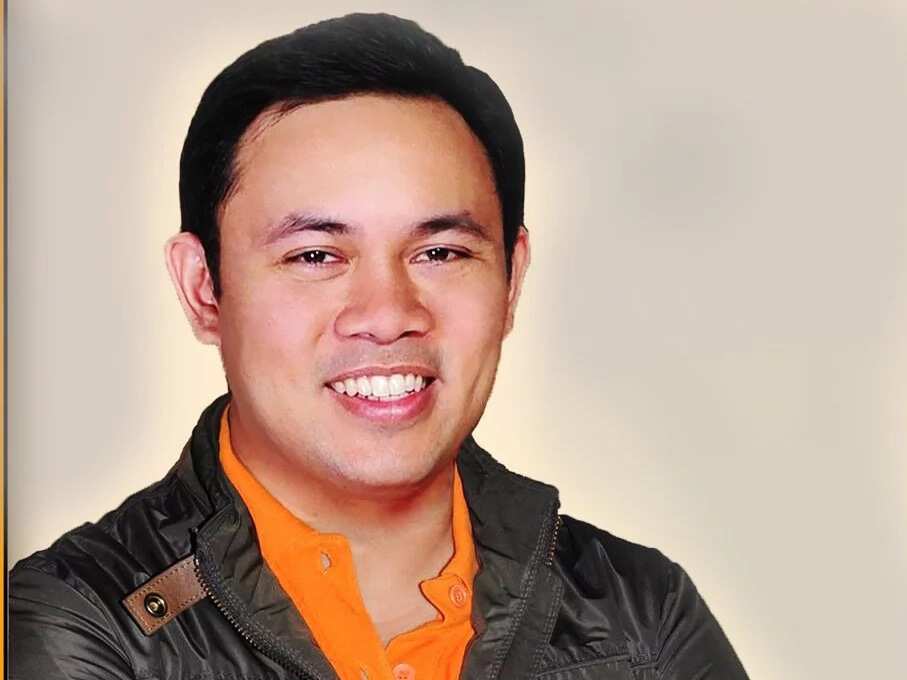 Villar accepts DPWH position