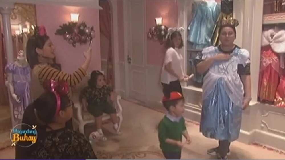 Pang-asar si Melai! Momshie Karla looks for a Cinderella dress that would fit her