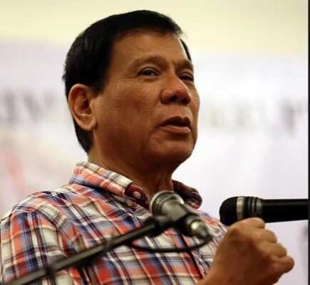 Duterte to implement nationwide smoking ban