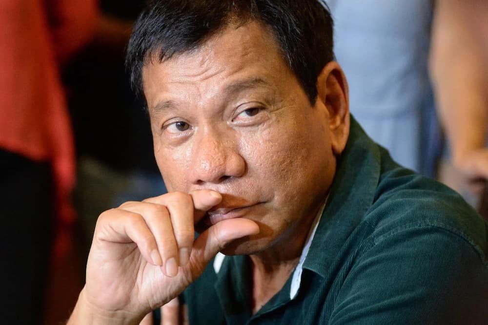 Priest warns church on fighting Duterte