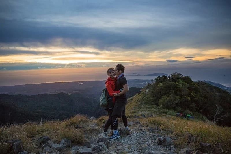 Have You Seen Carlo Aquino’s Better Half in Real Life? Look at Their Sweet Moments Together!