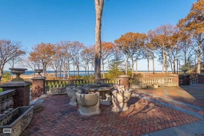 Angelina Jolie and Brad Pitt's Long Island estate is up for sale