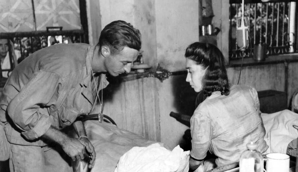Ghost soldier meets past lover Ghost soldier meets past lover