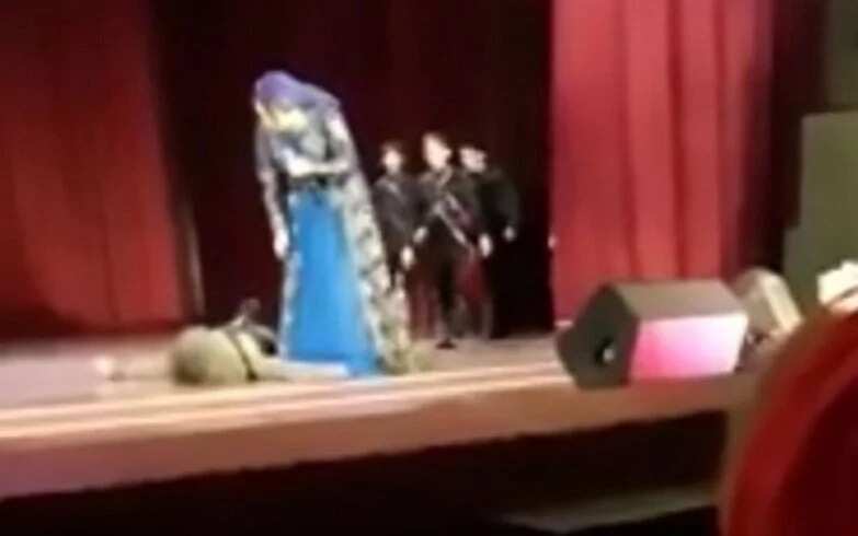 Dancer Dies On Stage But Audience Keep Applauding Thinking It's All Part Of The Show
