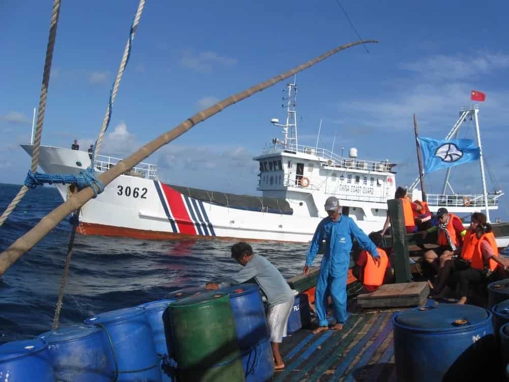 Chinese vessels block fishermen entrance to disputed waters