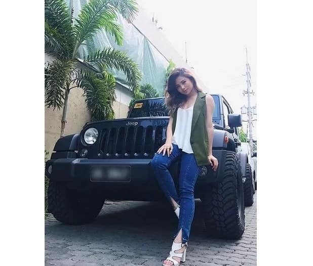 7 Stunning luxury cars of Filipino celebrities and how much they cost