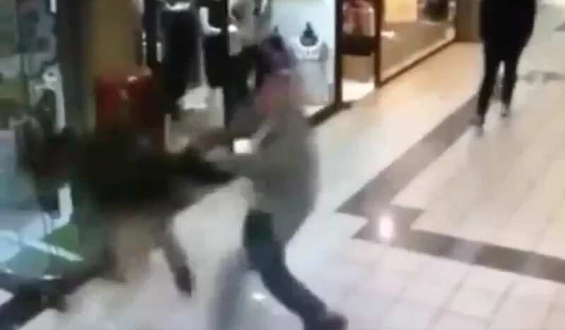 84-year-old man stops robber by tackling him