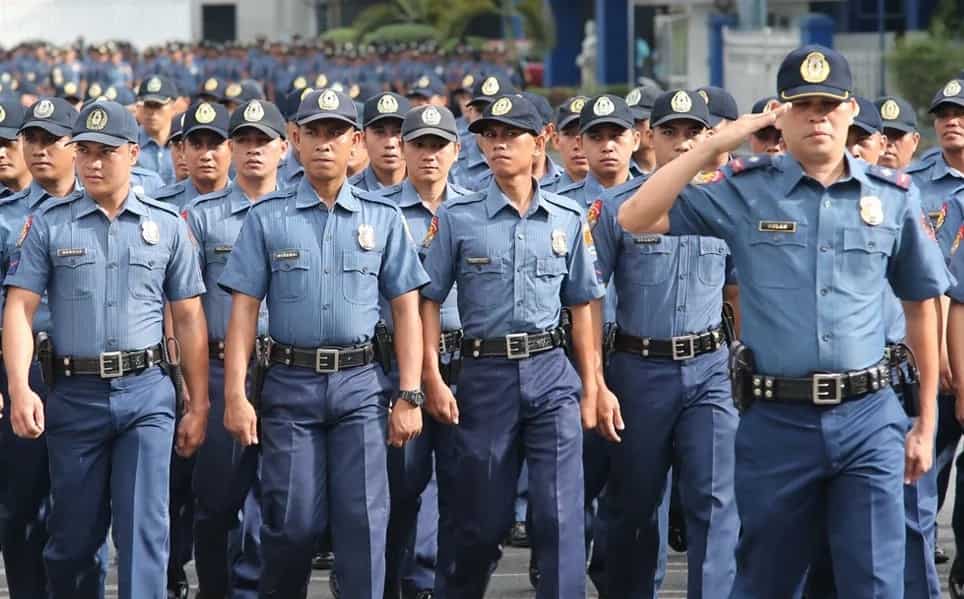 Duterte promises double pay for cops