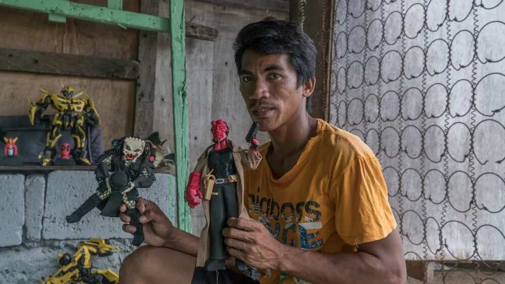 Avengers star Mark Ruffalo on Pinoy artist-vendor's Hulk doll made from recycled tsinelas: "Wow"