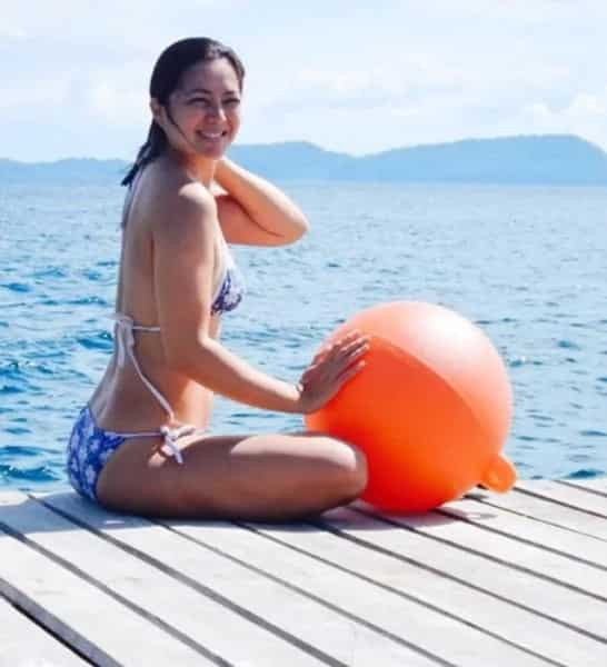 Alice Dixson defies age