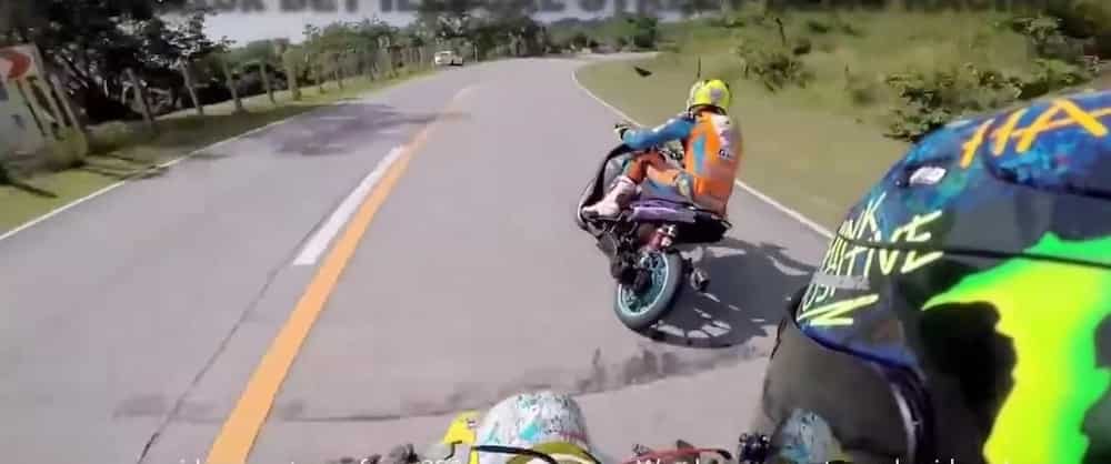 Insane Filipino Moped Riders In Illegal Street Race For $20 000 Bet