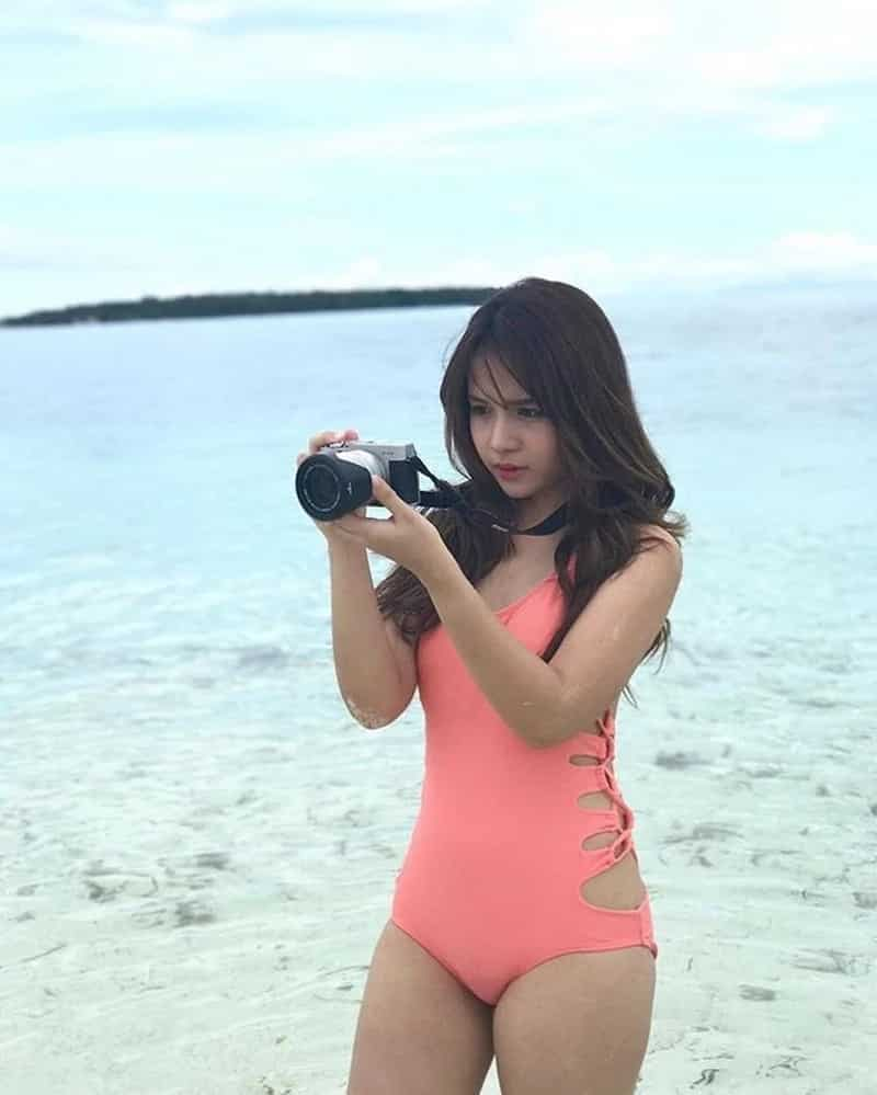 Bikini ella cruz IN PHOTOS: