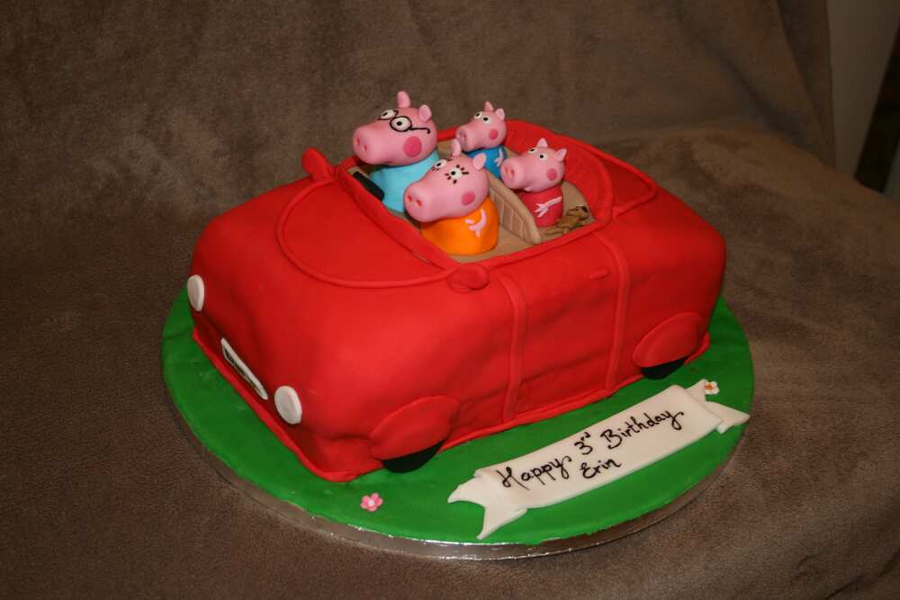 Peppa Pig cake design