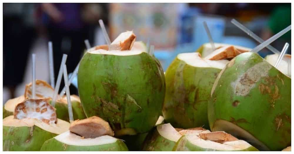 Biker, nagulat nang ilibre siya ng buko juice ng nakatabing bata habang nagpapahinga