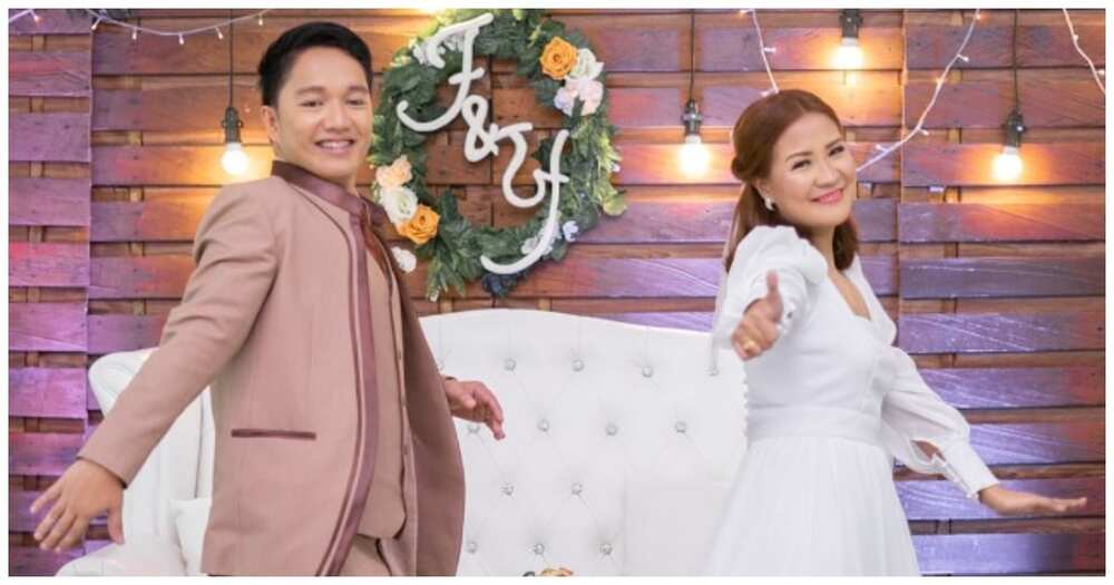 Makulit na 'summary ng 2021' love story ng mister at manager ng Jollibee, nagpakilig sa netizens Makulit na 'summary ng 2021' love story ng mister at manager ng Jollibee, nagpakilig sa netizens