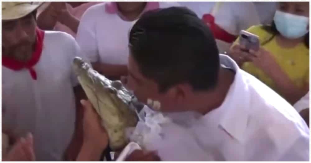 Mayor sa Mexico, isa umanong buwaya ang pinakasalan para sa isang ritwal