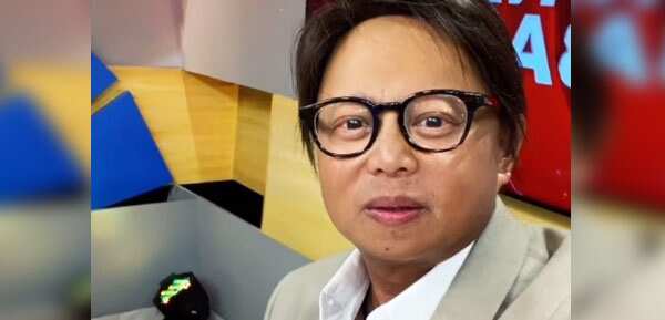 Arnold Clavio reacts to Manny Villar taking over ABS-CBN frequencies: “Ka-Mella”