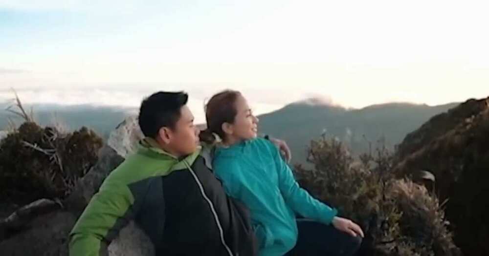 Video ng prenup shoot sa tuktok ng Mt. Apo, viral: “Ang aming concept is kung ano kami as a couple” Video ng prenup shoot sa tuktok ng Mt. Apo, viral: “Ang aming concept is kung ano kami as a couple”